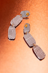 Curieuse  Équilibre - Gray Earrings